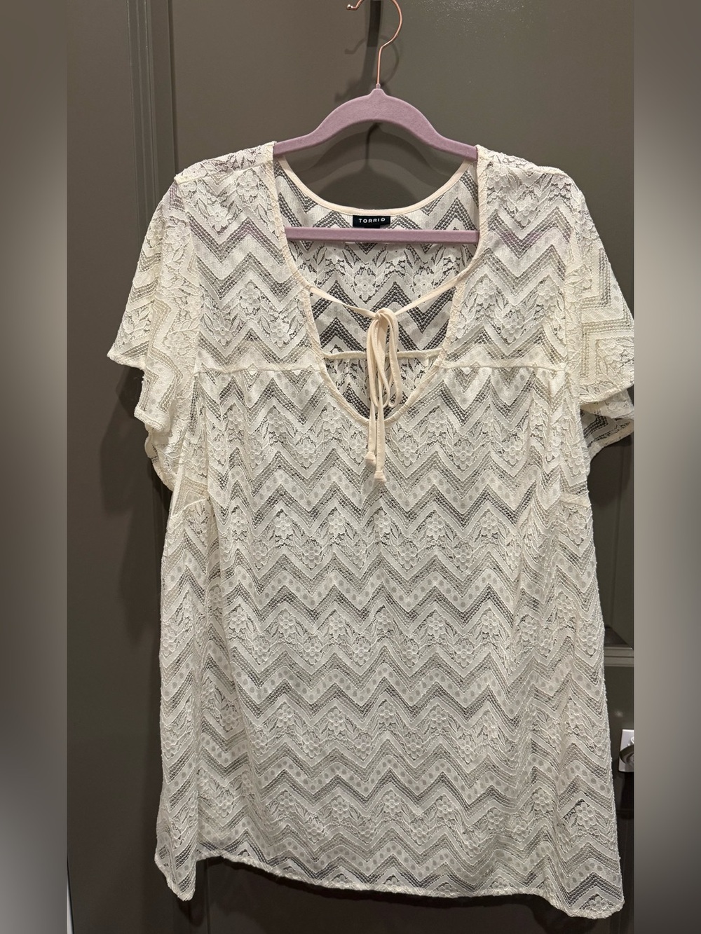 Torrid 2 Ivory Lace Chevron Blouse
